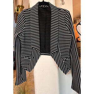 Michel Open Front Black and White Striped Tuxedo Blazer Small 2-6 BOGO